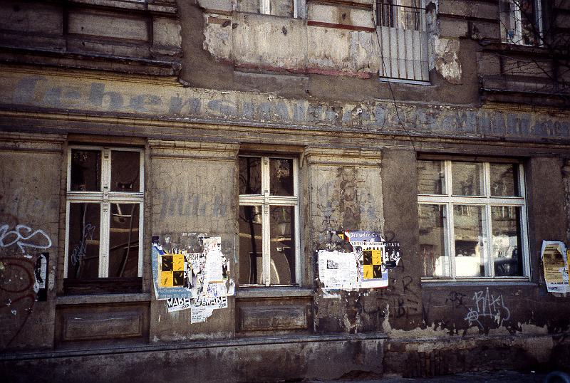 Berlin-Prenzlauer Berg, Stargader Str. 23, 7.3.1996 (1).jpg - Lebensmittel